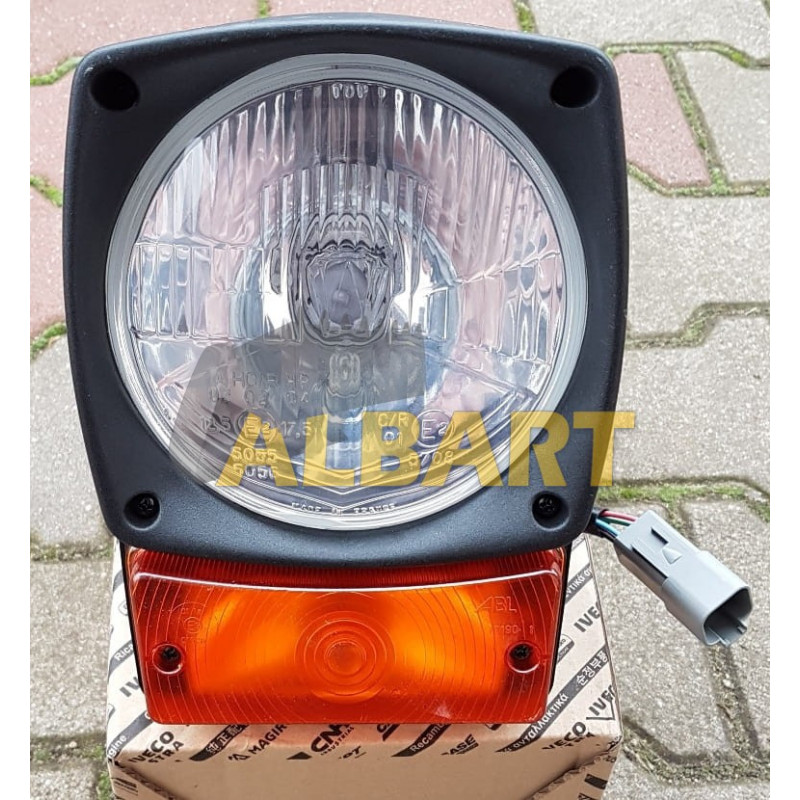 85821010 Lampa przednia CASE 580 SR