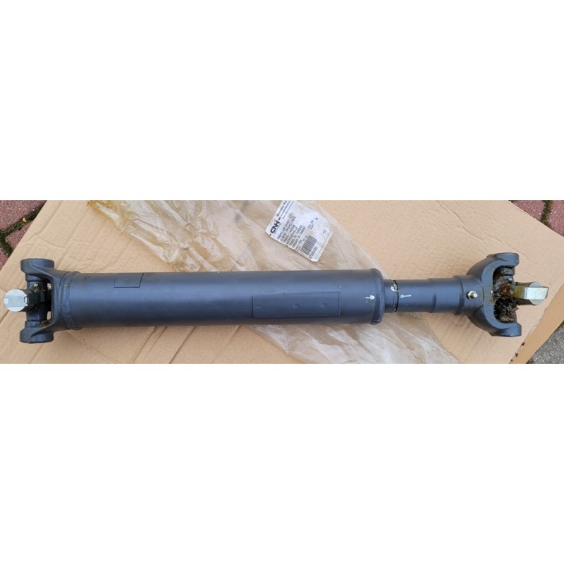 87552420 Wał napędowy przedni CASE 580 695 NewHolland LB B