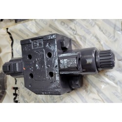 285827764 Elektrozawór jazdy przód tył skrzyni biegów CASE 580 590 NewHolland B110 B100