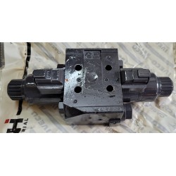 285827764 Elektrozawór jazdy przód tył skrzyni biegów CASE 580 590 NewHolland B110 B100