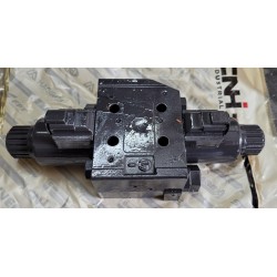 285827764 Elektrozawór jazdy przód tył skrzyni biegów CASE 580 590 NewHolland B110 B100